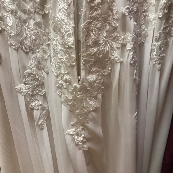 Beautiful Wedding Dress - Picture 8 of 8